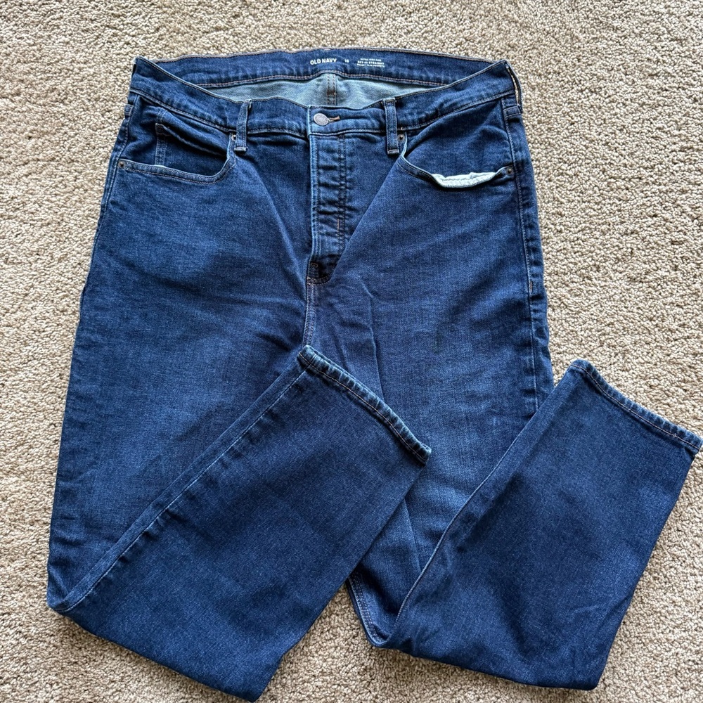 Old Navy Extra High Rise Sky-Hi Straight Jeans